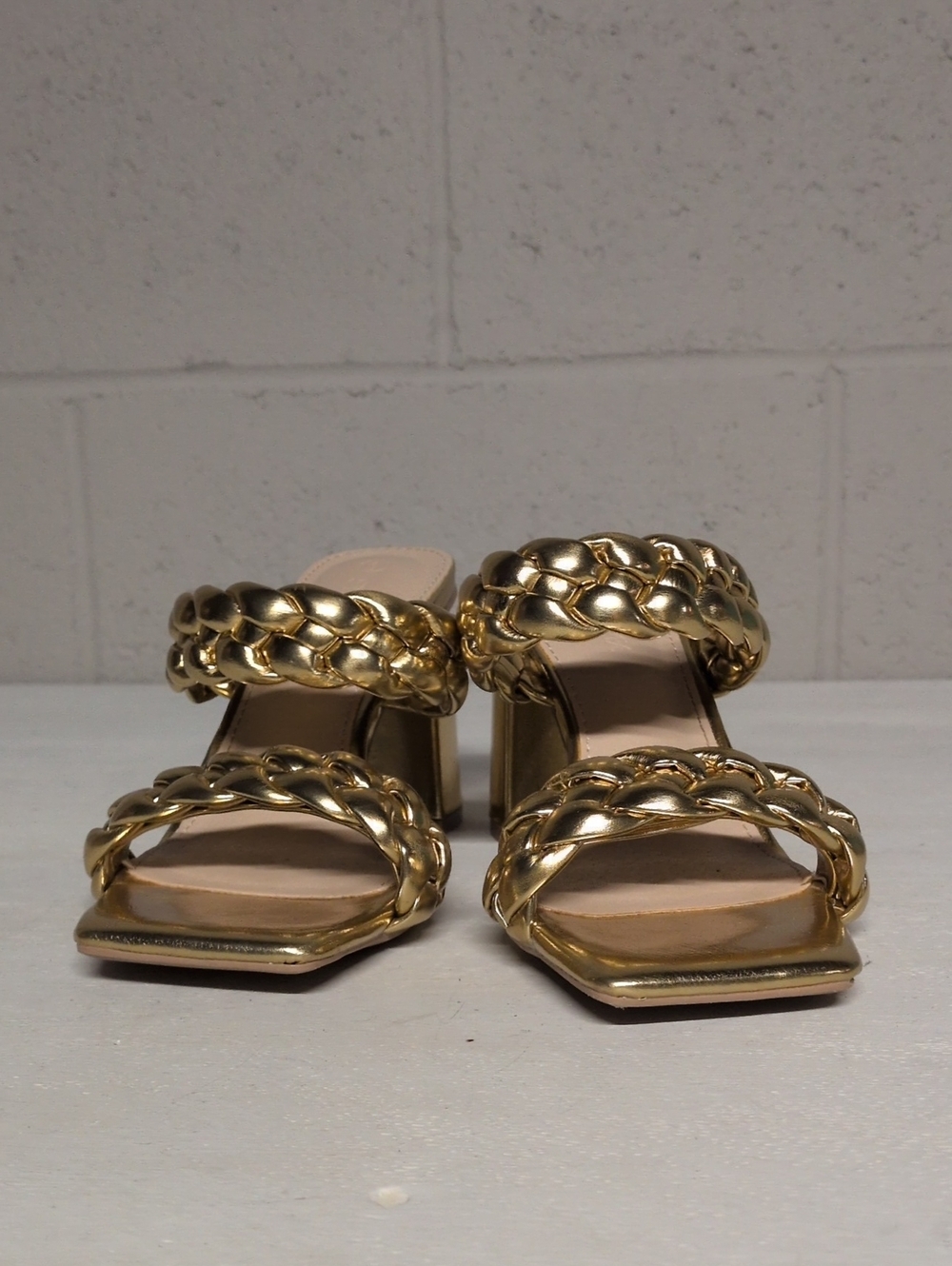 Metallic Gold Braided Strap Block Heel Sandal Size 6 - Picture 2 of 6